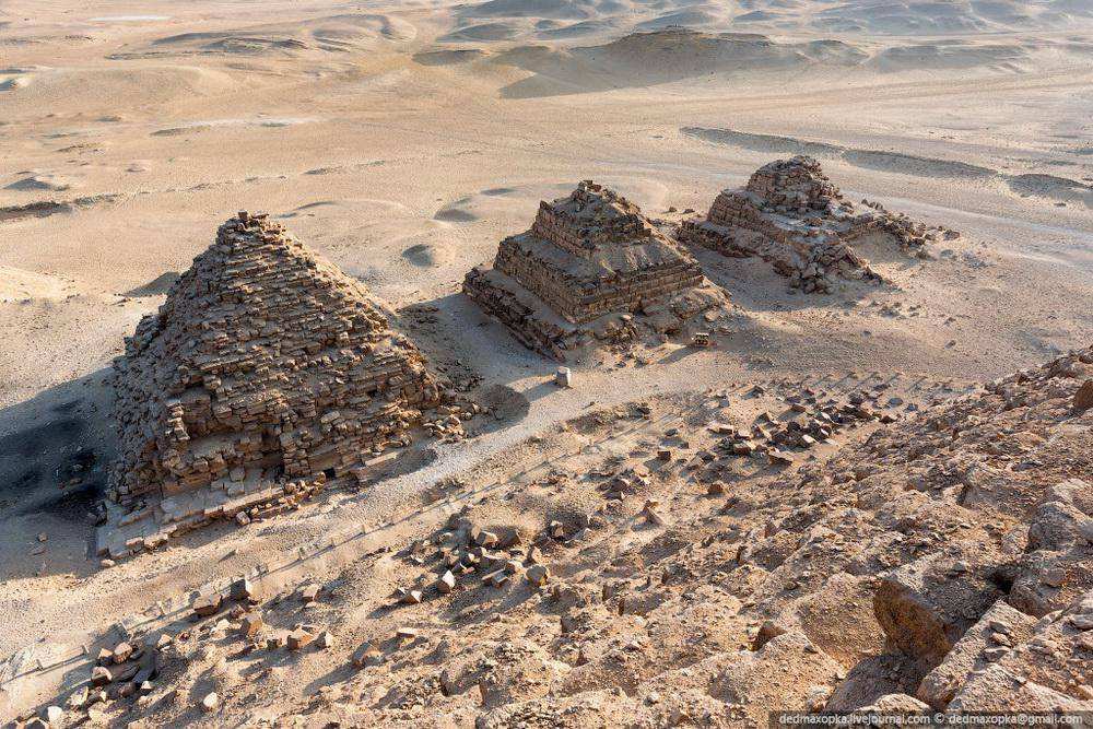 Каир. Руферы залезли на вершину пирамиды Хеопса