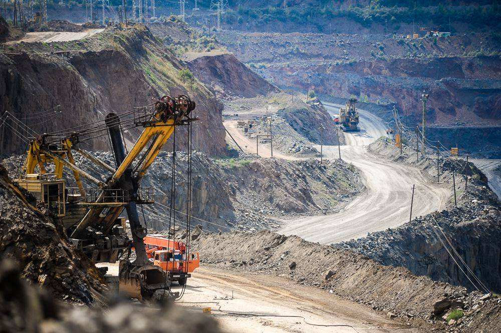 Добыча железной руды на Стойленском ГОКе