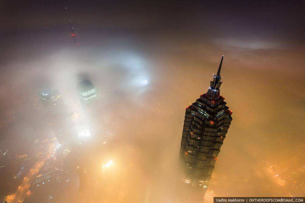 Московские руферы залезли на Шанхайскую башню