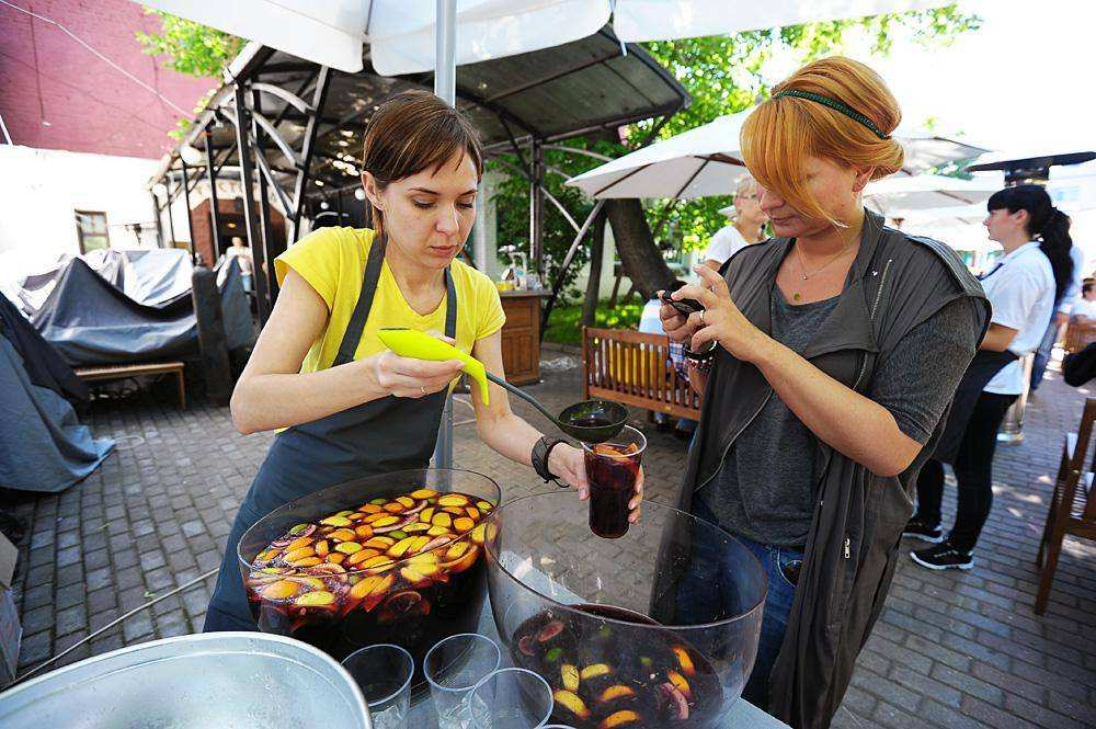 Фестиваль мировой еды и путешествий в Саду Эрмитаж