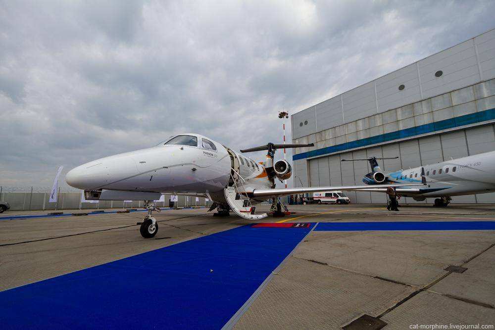 Выставка деловой авиации Jet Expo 2012. Embraer Phenom 300