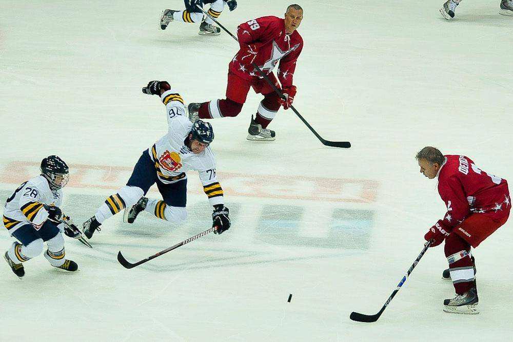 Первый матч Российской любительской хоккейной лиги