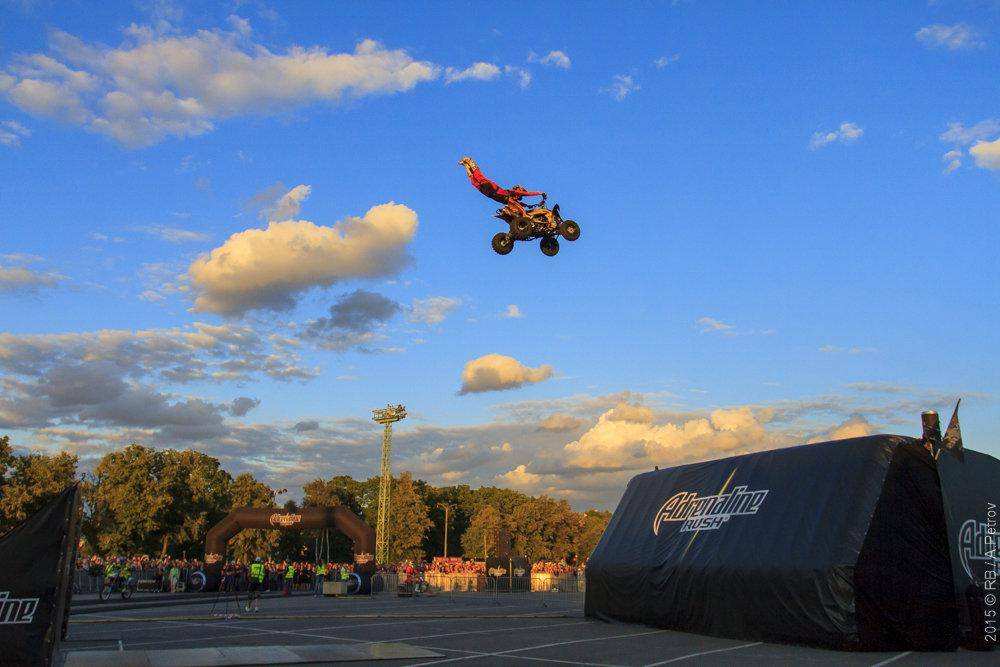 Adrenaline FMX в Лужниках: шоу на 360 градусов