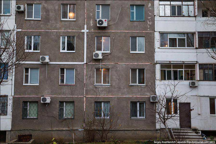 Крым. Как люди в Щелкино выживают без электричества и газа