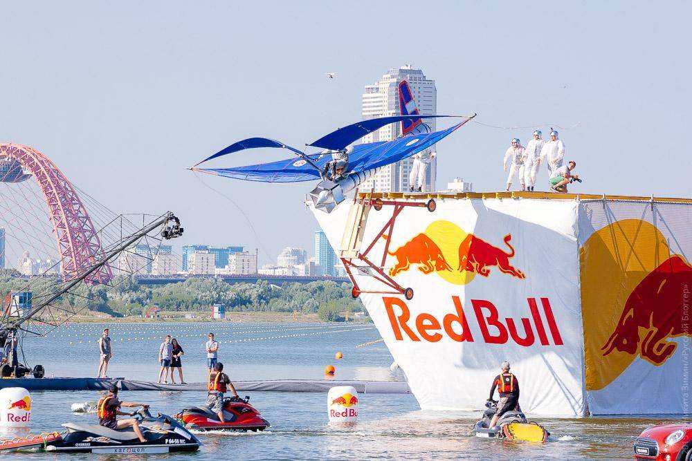 Red Bull Flugtag: окрыленные трешем