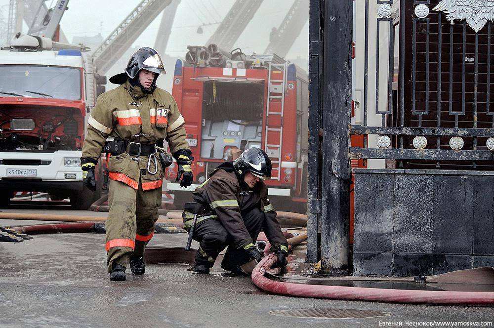 Мой друг пожарный на русском. Пожарная охрана Минобороны фото.