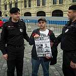 «Белое дефиле» закончилось в автозаке