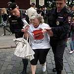 «Белое дефиле» закончилось в автозаке