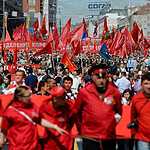 Коммунисты отметили День Победы шествием