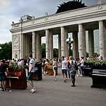 Дизайнер Франк Брюхеман придумал инсталляцию