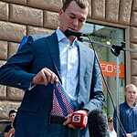 Жириновский и Дегтярев подарили США чистый флаг и новые трусы