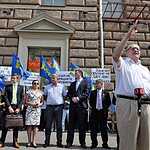 Жириновский и Дегтярев подарили США чистый флаг и новые трусы