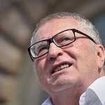 Жириновский и Дегтярев подарили США чистый флаг и новые трусы