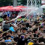 Водная битва в фонтане Дружба народов