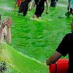 Водная битва в фонтане Дружба народов