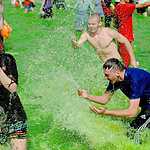 Водная битва в фонтане Дружба народов