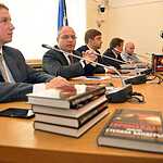 В Госдуме презентовали книгу о Евромайдане