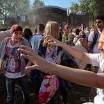 Бой подушками и фестиваль красок