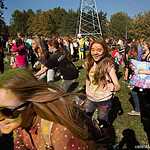 Бой подушками и фестиваль красок