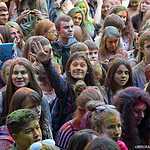 Бой подушками и фестиваль красок