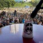 Бой подушками и фестиваль красок