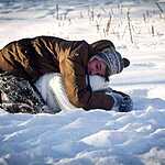 В снежной битве сразились около 100 человек