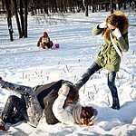 В снежной битве сразились около 100 человек