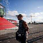 Старые фанаты гуляли около нового стадиона и говорили, что Спартак чемпион