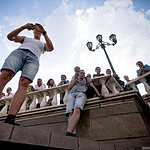 Жириновски купается в фонтане