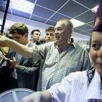 Жириновски купается в фонтане