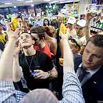 Жириновски купается в фонтане