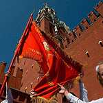 Зюганов принимает школьников в пионеры