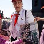 Зюганов принимает школьников в пионеры