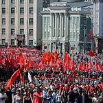 Коммунисты отметили День Победы шествием