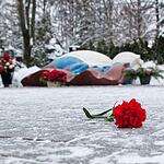 К могиле Ельцина возложили цветы