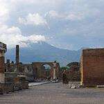 Помпеи - город у подножия вулкана