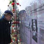 Коммунисты вспомнили жертв октября митингом и шествием