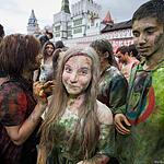 В Москве устроили индийский праздник «Холи»