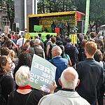 У посольства России в Гааге прошла акция протеста в поддержку активистов организации Greenpeace