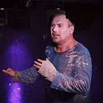 «За закрытыми дверями»