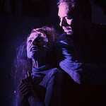 «За закрытыми дверями»