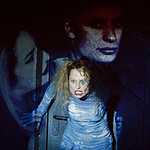 «За закрытыми дверями»