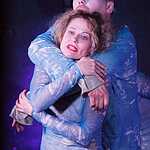 «За закрытыми дверями»