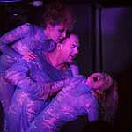 «За закрытыми дверями»