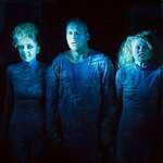 «За закрытыми дверями»