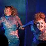 «За закрытыми дверями»