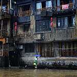 Проливной дождь в городе огненного Феникса