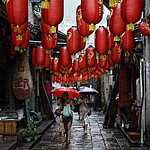 Проливной дождь в городе огненного Феникса