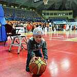 Спортсмены, артисты, политики помогают детям с ДЦП