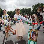 ВелоПарад Кинодив ХХ века прошел в Сокольниках